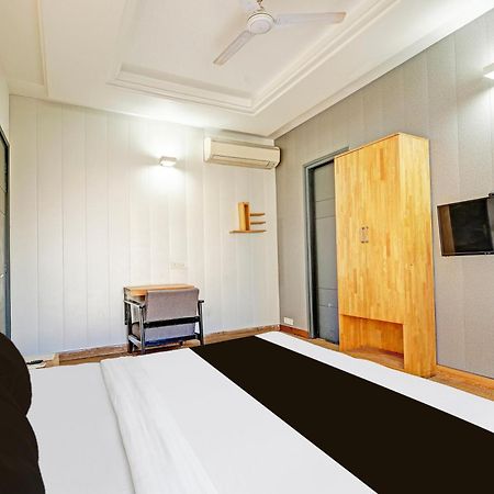 Townhouse Sector 49 Sohna Road Otel Gurgaon Dış mekan fotoğraf