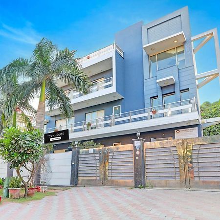 Townhouse Sector 49 Sohna Road Otel Gurgaon Dış mekan fotoğraf