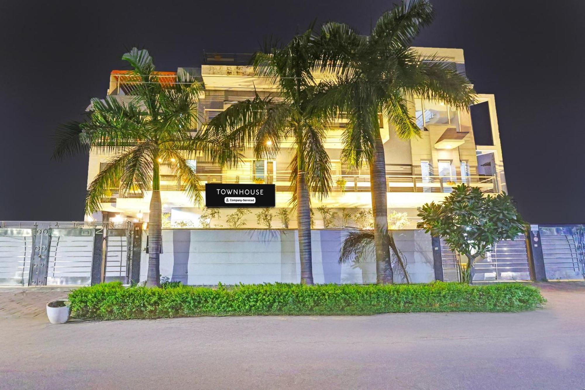 Townhouse Sector 49 Sohna Road Otel Gurgaon Dış mekan fotoğraf